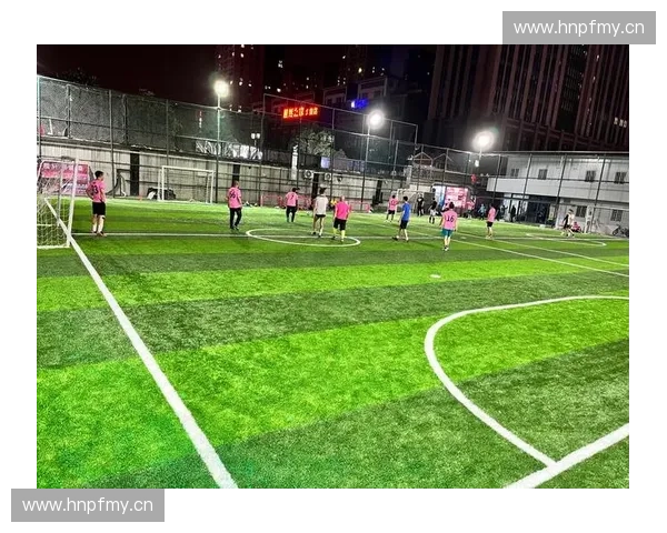 围绕看足球比赛体验展开的一场精彩难忘充满活力与激情的周末城市漫游记